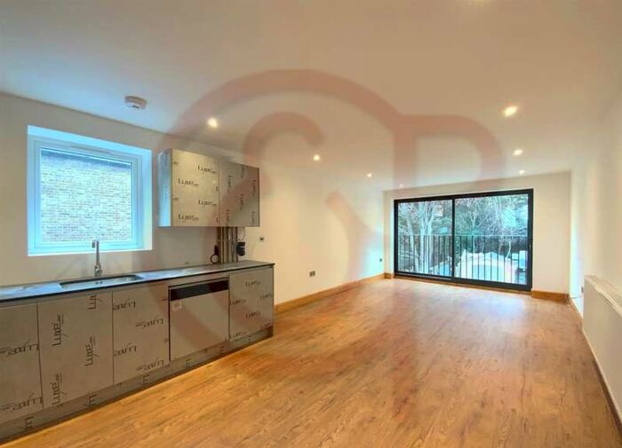 2 Bedroom Flat To Rent In Madeley Road, Ealing, W5