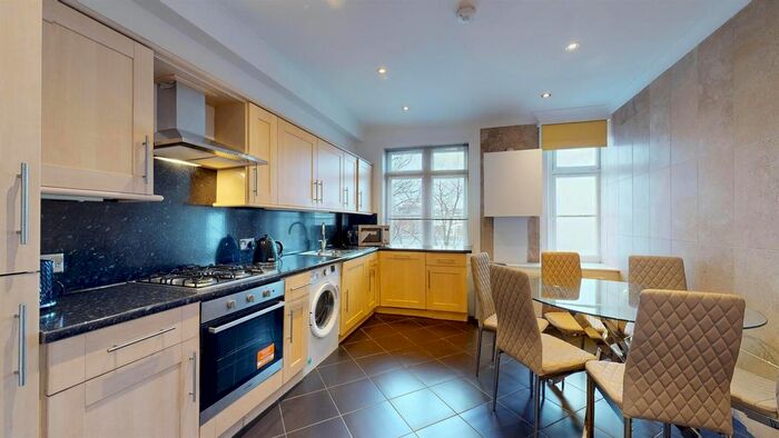 3 Bedroom Flat To Rent In Trebovir Road, London, SW5