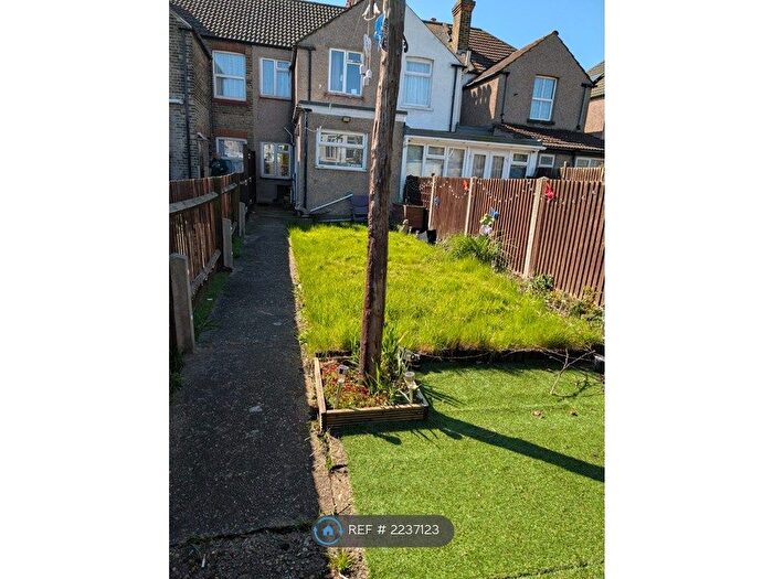 3 Bedroom Terraced House To Rent In Station Road, Orpington, BR5