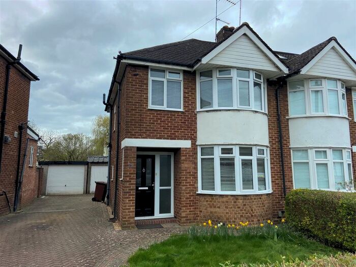 3 Bedroom Semi-Detached House To Rent In Mimms Hall Road, Potters Bar, EN6