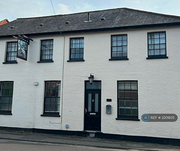 3 Bedroom Semi-Detached House To Rent In Flaxfield Road, Basingstoke, RG21