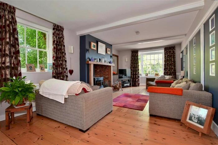 4 Bedroom Detached House For Sale In Waltham, Canterbury, CT4