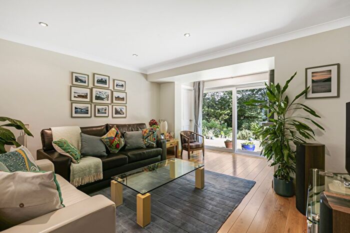 4 Bedroom Detached House For Sale In Woodchurch Drive, Bromley, BR1