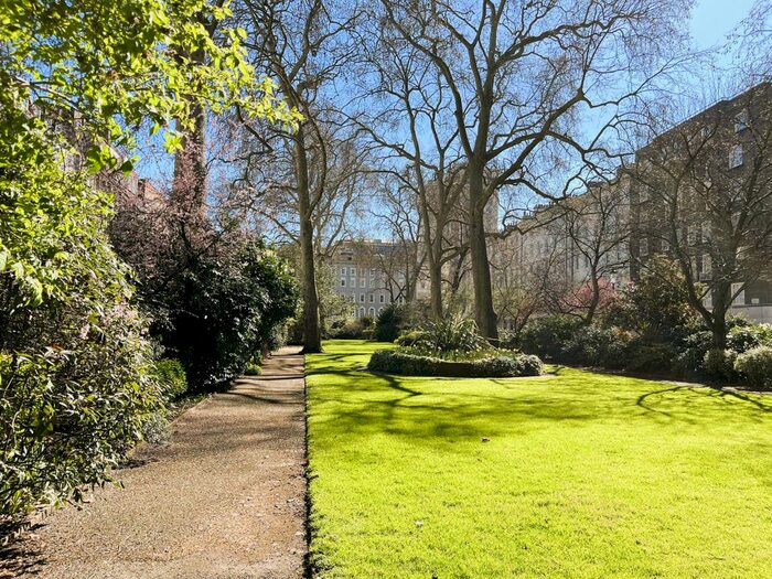 3 Bedroom Flat To Rent In Lowndes Square, Knightsbridge, London, SW1X