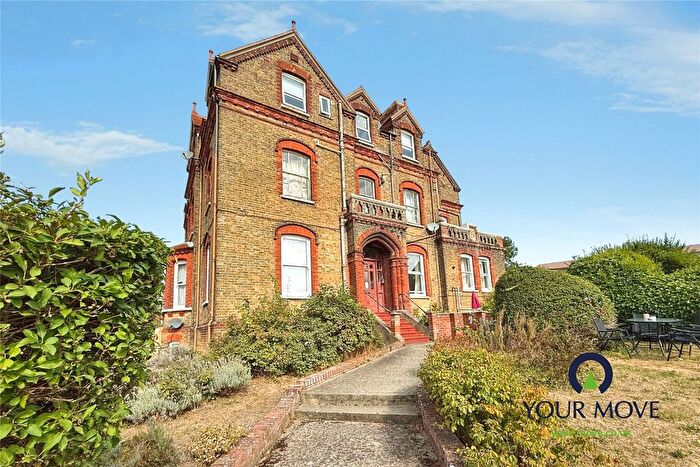 1 Bedroom Flat For Sale In Churchill Court, Ramsgate, Kent, CT11