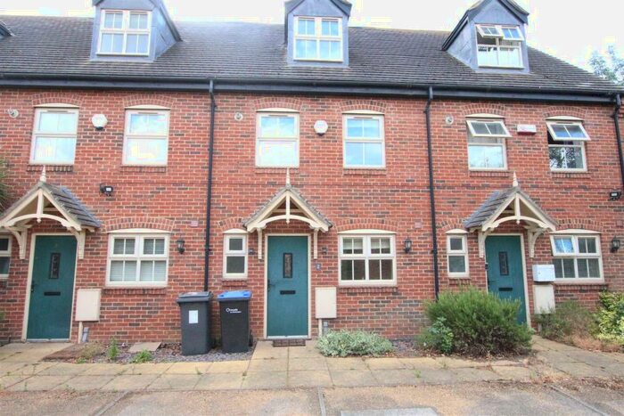 3 Bedroom House To Rent In Station Road, Great Billing, Northampton, NN3