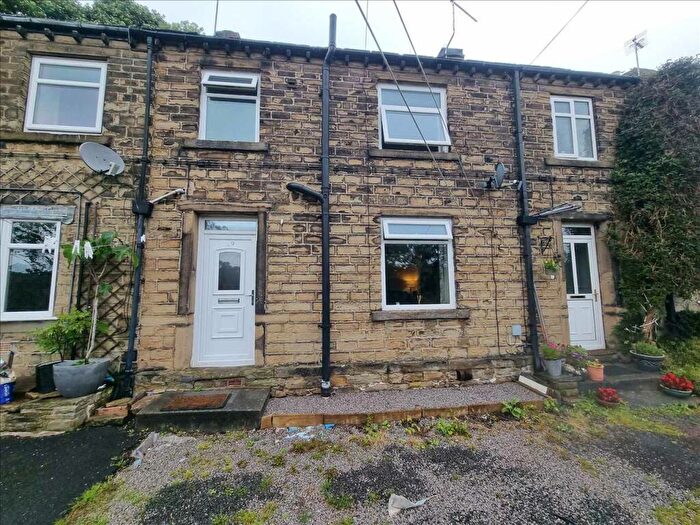 2 Bedroom Terraced House To Rent In North Road, Kirkburton, Huddersfield, HD8