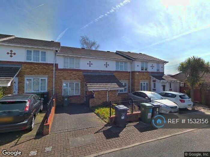2 Bedroom Semi-Detached House To Rent In Sissinghurst Close, Bromley, BR1