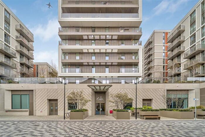 2 Bedroom Block Of Apartments For Sale In York Place, SW11