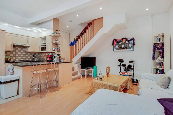 2 Bedroom Flat To Rent In Ashby Street, Islington, London, EC1V