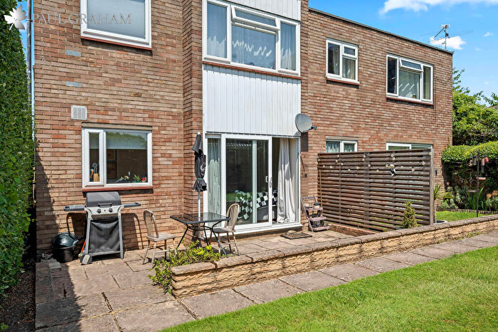 1 Bedroom Flat For Sale In Grosvenor Road, Wallington, SM6