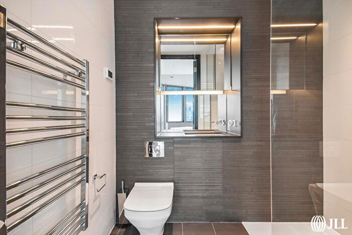 2 Bedroom Flat To Rent In Amory Tower, Marsh Wall, E14