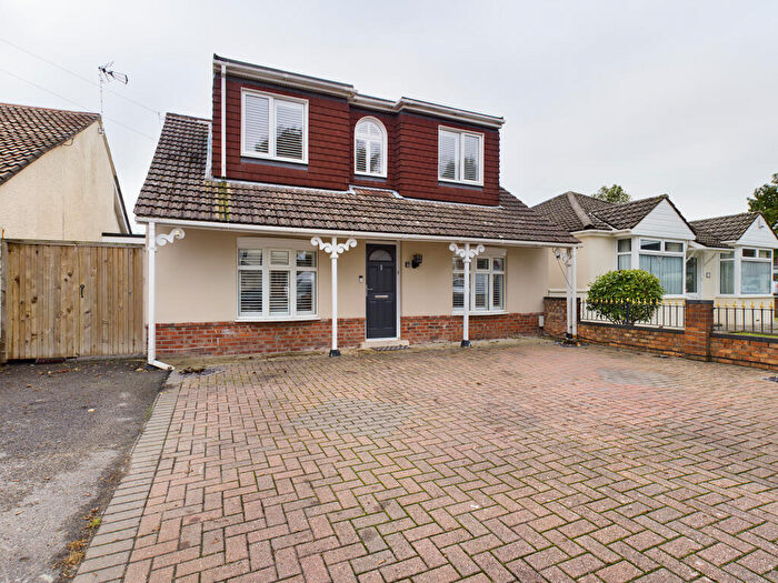 3 Bedroom Detached House For Sale In Central Road, Drayton, Portsmouth, PO6