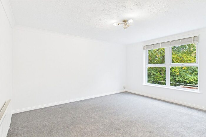 2 Bedroom Flat To Rent In The Byfrons, Boundary Road, Farnborough, Hampshire, GU14