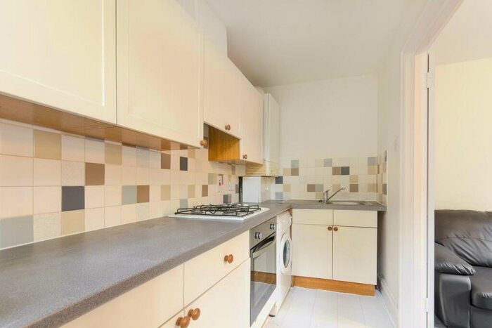 2 Bedroom Flat To Rent In Portland Rise, Islington, N4