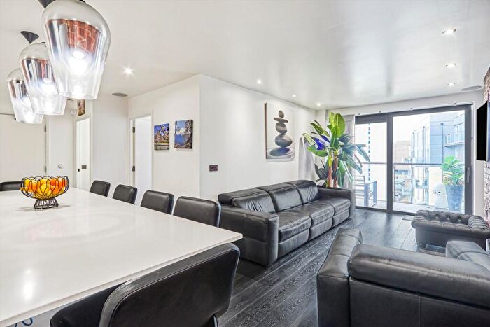 2 Bedroom Flat For Sale In Hotspur Street, London, SE11