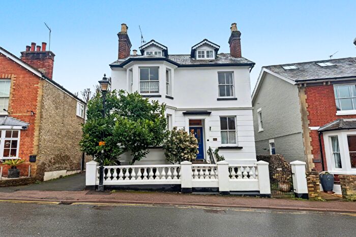 4 Bedroom Detached House For Sale In Junction Road, Dorking, RH4