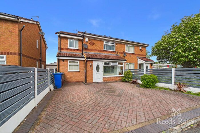5 Bedroom Semi-Detached House For Sale In Neenton Square, Manchester, Greater Manchester, M12