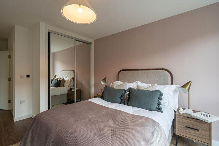2 Bedroom Flat To Rent In Flat, Vanguard Way London, E17