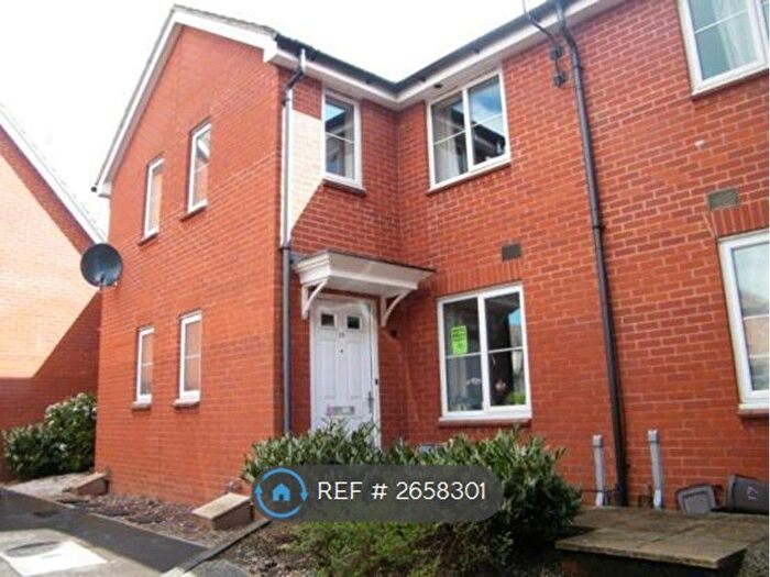2 Bedroom Terraced House To Rent In Lytton Grove, Bristol, BS7