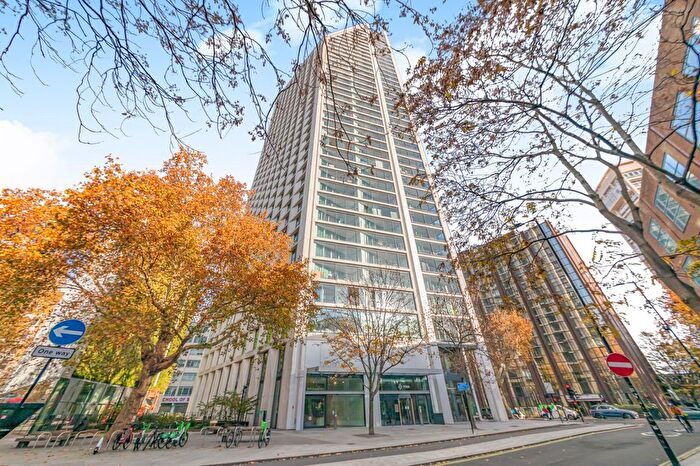 1 Bedroom Flat For Sale In Southwark Bridge Road, Borough, SE1