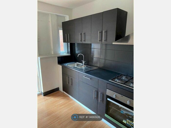 3 Bedroom Terraced House To Rent In Morley Avenue, London, N18