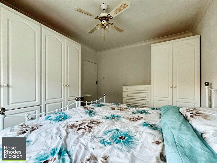 2 Bedroom Bungalow For Sale In Hill Street, Sandown, PO36