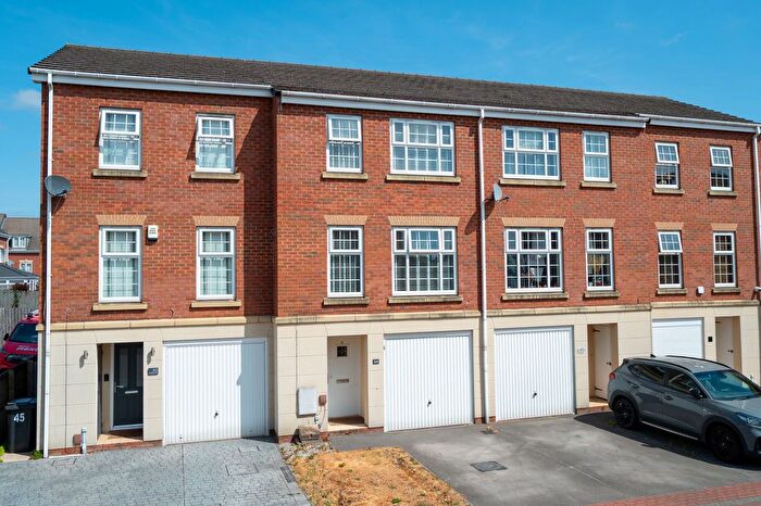 3 Bedroom Town House For Sale In Doveholes Drive, Handsworth, Sheffield, S13