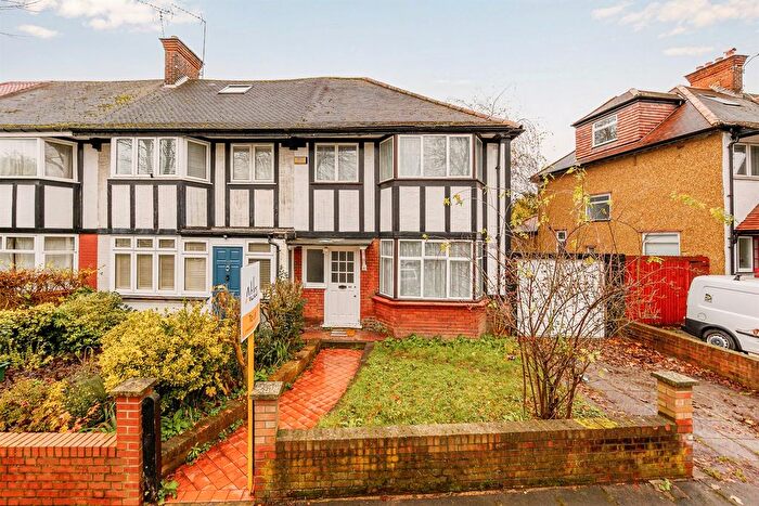 4 Bedroom Detached House To Rent In Park Drive, London, W3