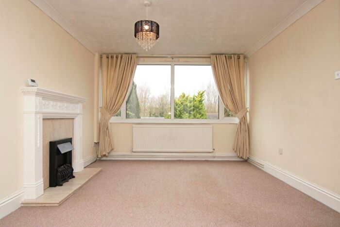 3 Bedroom Terraced House For Sale In Severn Way, Kettering, NN16