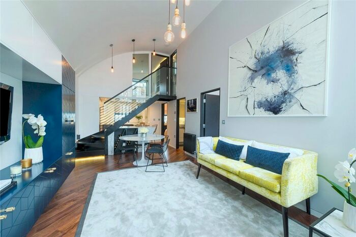 3 Bedroom Mews To Rent In Blake Mews, Richmond, TW9