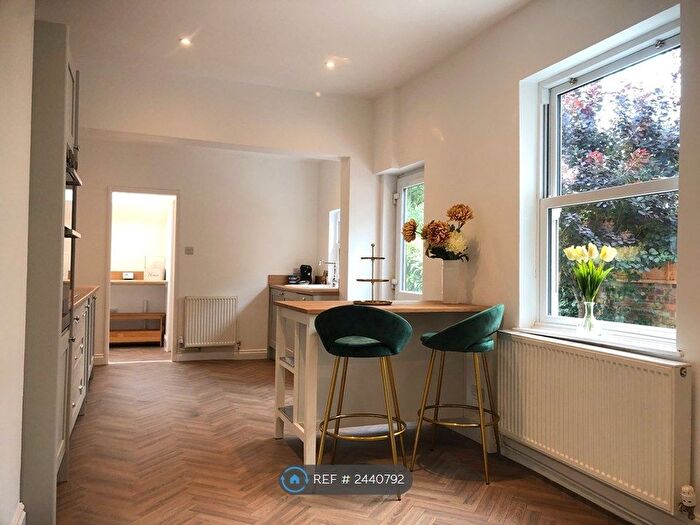 4 Bedroom Semi-Detached House To Rent In Parnell Street, Gainsborough, DN21