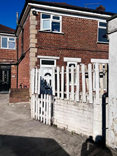 3 Bedroom Flat To Rent In Oakdale Avenue, Northwood Hills, HA6