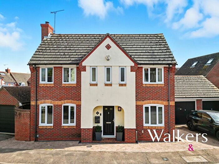 3 Bedroom Detached House For Sale In Samuel Manor, Chelmsford, CM2