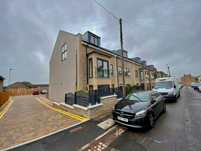 2 Bedroom Flat To Rent In Gilbert Road, Redfield, Bristol, BS5