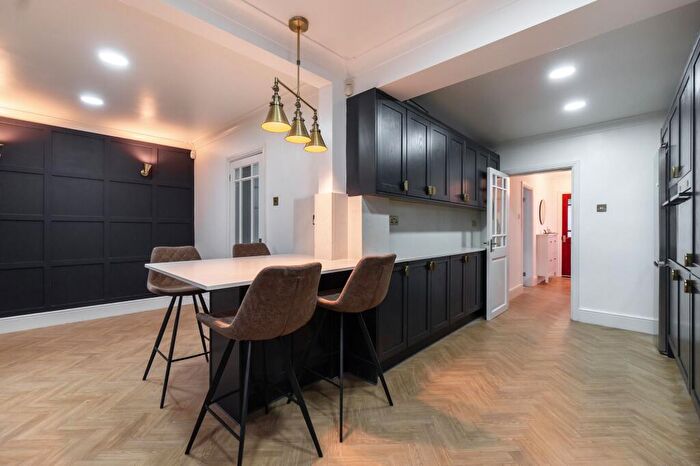 3 Bedroom Semi Detached House For Sale In Seagrave Drive, Oadby, LE2