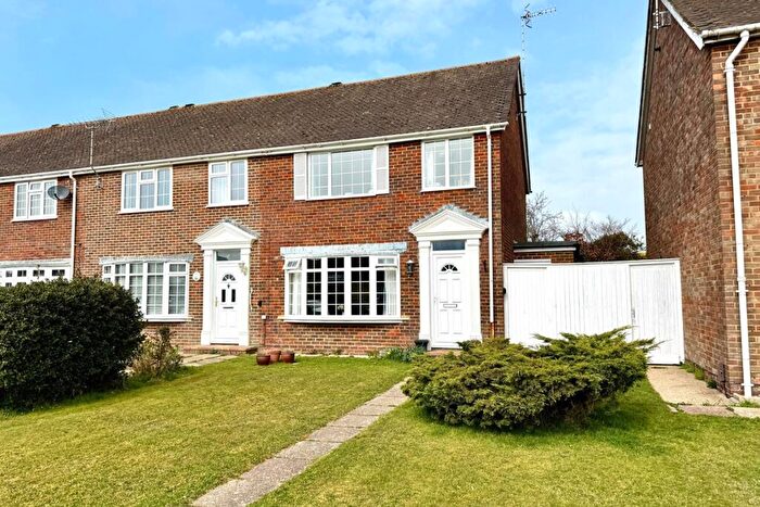 3 Bedroom End Of Terrace House For Sale In Singleton Crescent, Goring By Sea, Worthing, West Sussex, BN12