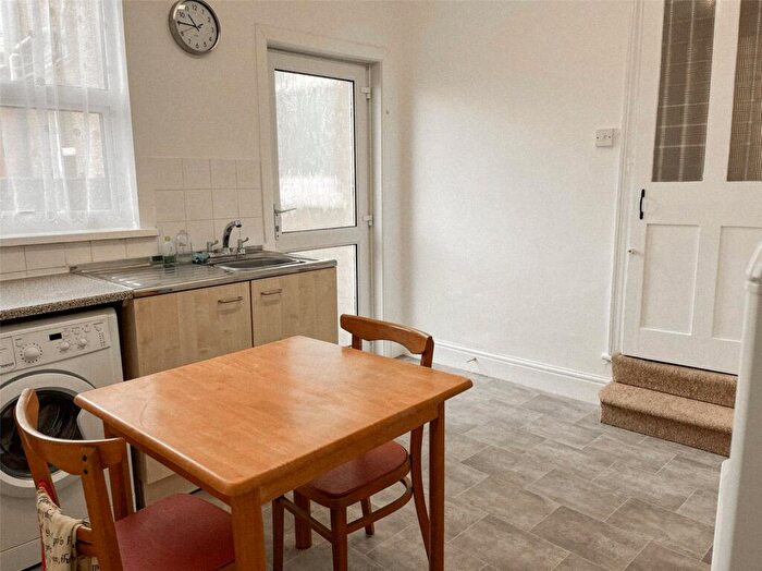 1 Bedroom Apartment To Rent In Swindon Road, Old Town, Swindon, SN1
