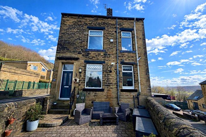 3 Bedroom Character Property For Sale In Grove Cottage, Pye Nest, Halifax, HX2