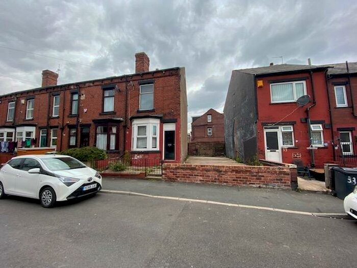 2 Bedroom Terraced House To Rent In Brooklyn Street, Leeds, West Yorkshire, LS12