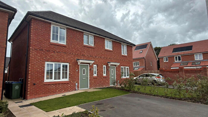 3 Bedroom Semi-Detached House For Sale In Gazette Close, Rochdale, OL11