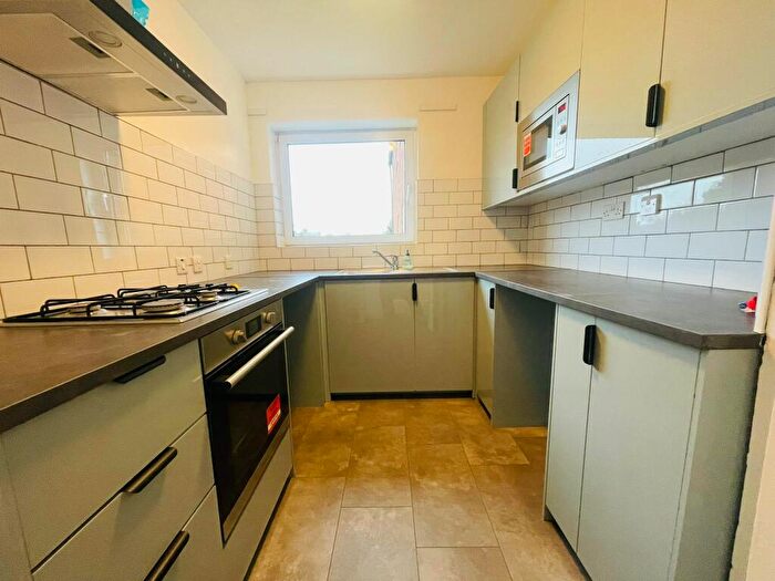 2 Bedroom Apartment To Rent In Endymion Road, Hatfield, AL10