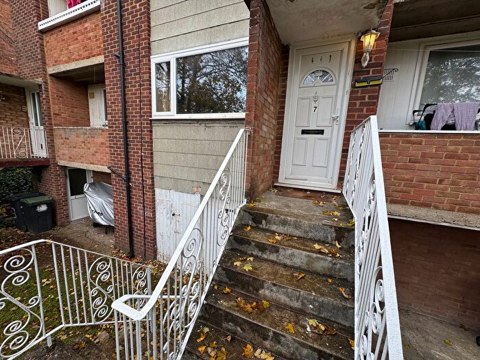 2 Bedroom Flat To Rent In Linden Court, Crescent Road, Luton, LU2