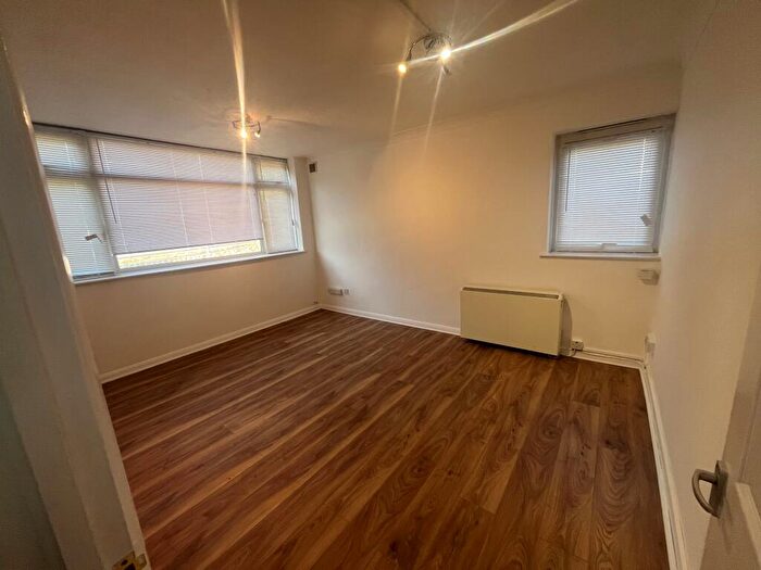 2 Bedroom Apartment To Rent In Halstead Close, Canterbury, CT2