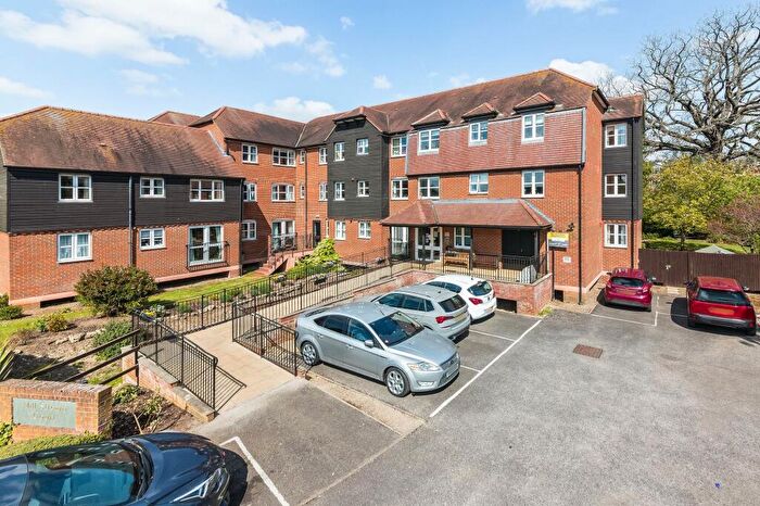 1 Bedroom Flat For Sale In Mill Stream Court, Abingdon, OX14
