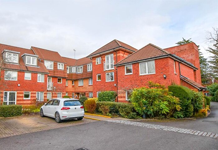1 Bedroom Apartment For Sale In Plymyard Avenue, Bromborough, CH62