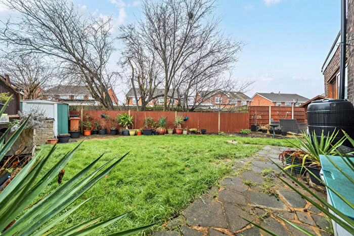 3 Bedroom End Of Terrace House For Sale In Queenswood Road, Sidcup, DA15