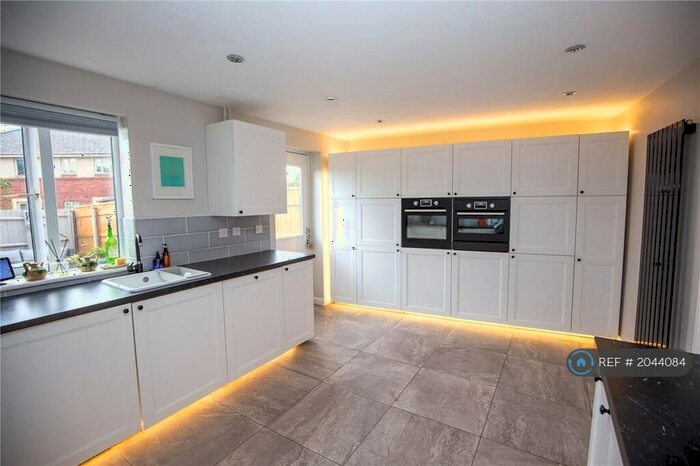 5 Bedroom Terraced House To Rent In Sheridan Road, Bristol, BS7