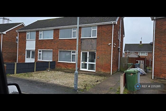 3 Bedroom Semi-Detached House To Rent In South Crescent, Notts, NG21
