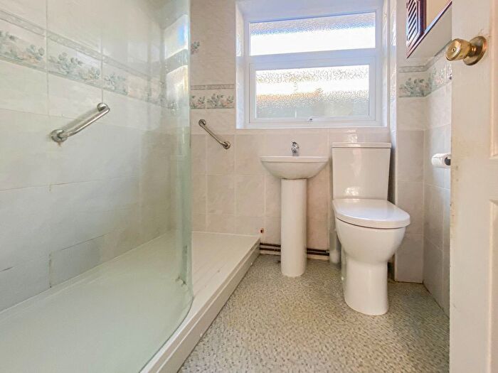 2 Bedroom Detached Bungalow For Sale In Elmstead Road, Wivenhoe, CO7